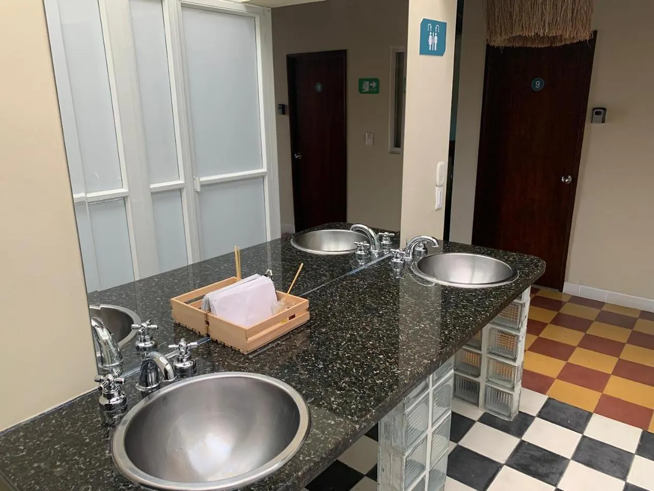 Lucca Hostel Medellín Penzion