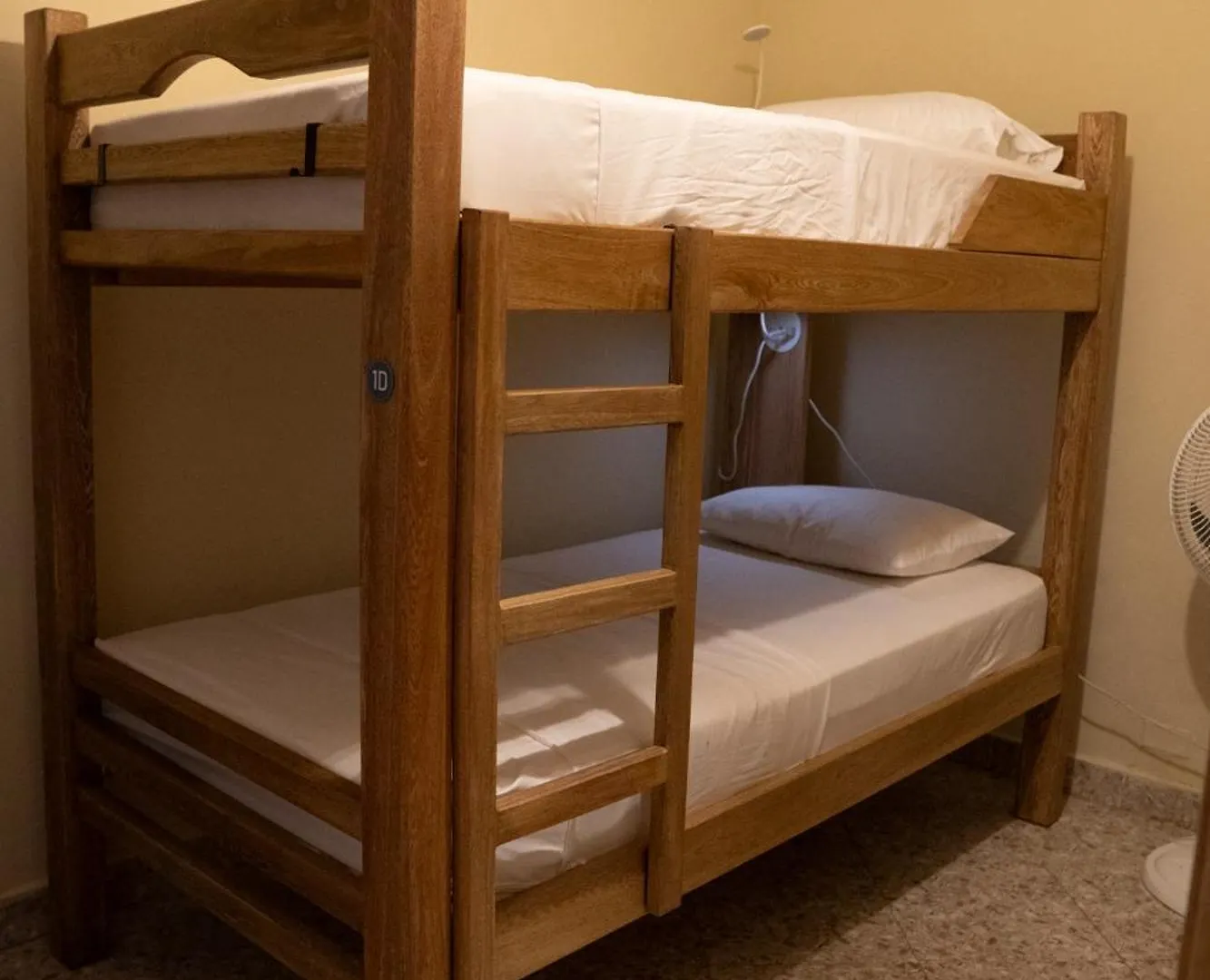 Lucca Hostel Μεντεγίν Πανσιόν