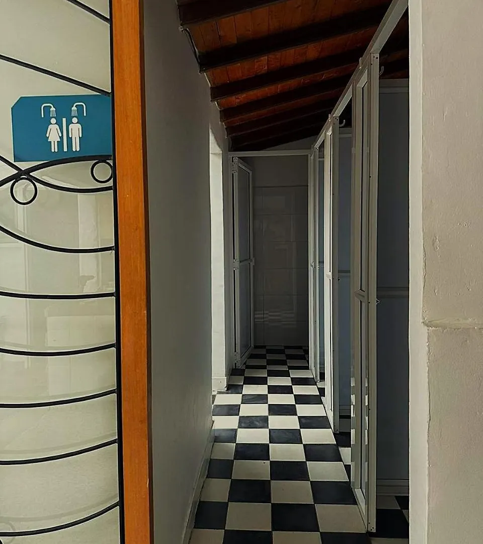 Lucca Hostel מדיין