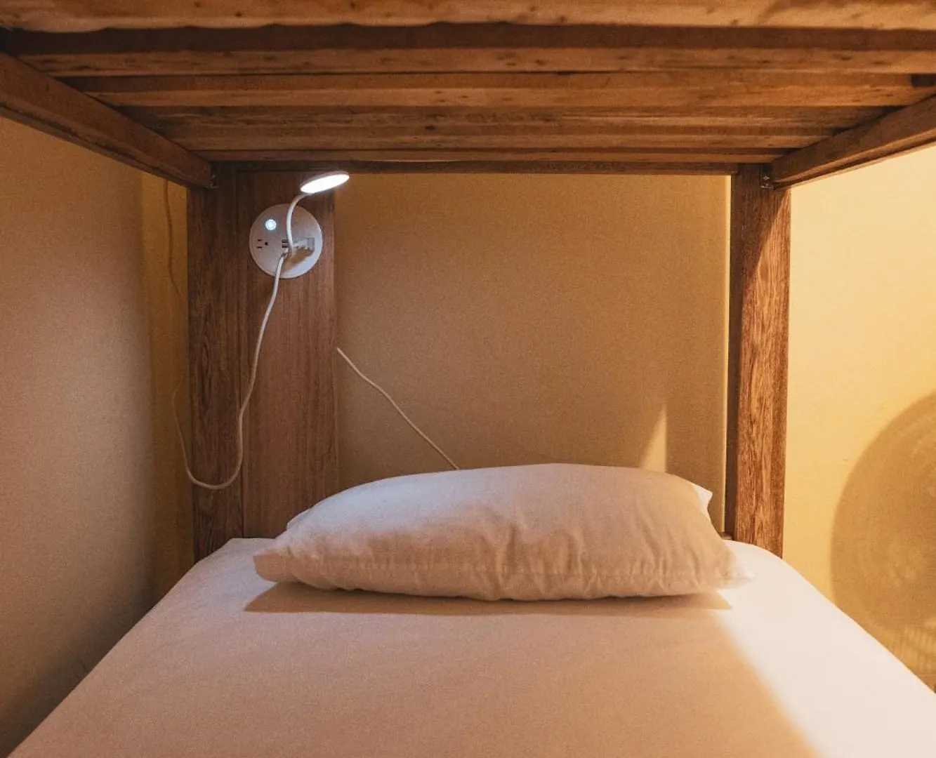 Lucca Hostel מדיין